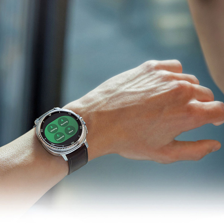 ساعت هوشمند 46 میلیمتری سامسونگ مدل Galaxy Watch 8 Classic با بند چرمی