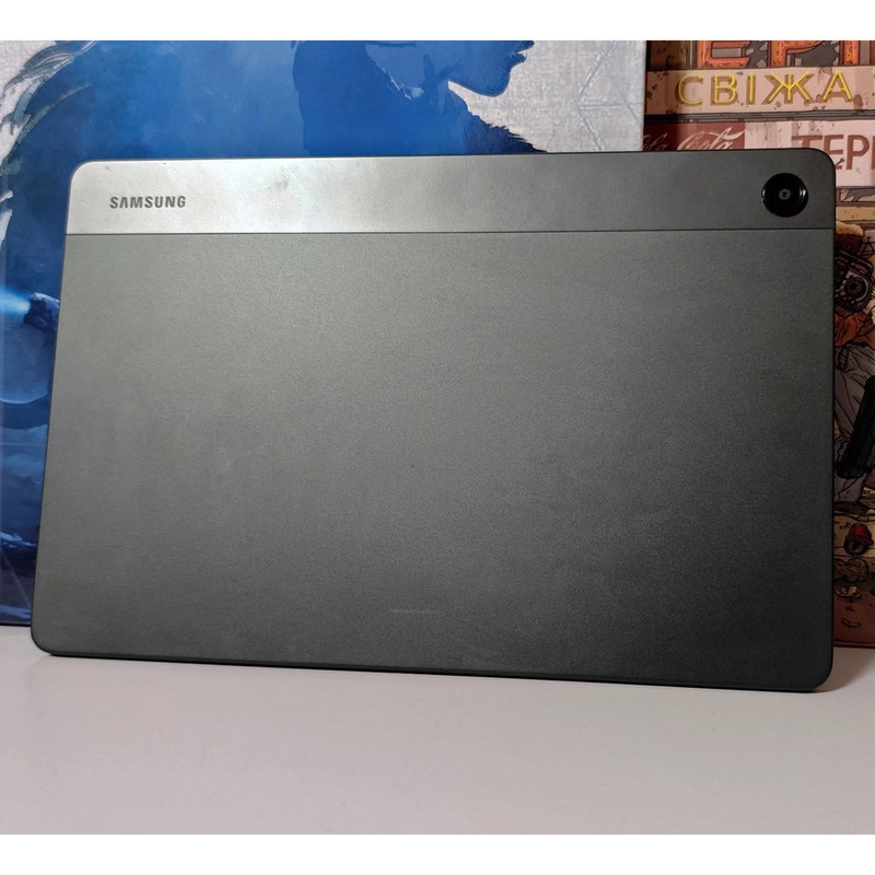 تبلت ۱۱ اینچ سامسونگ مدل Galaxy Tab A9 Plus 5G ظرفیت 64 گیگابایت و رم 4 گیگابایت به همراه شارژر