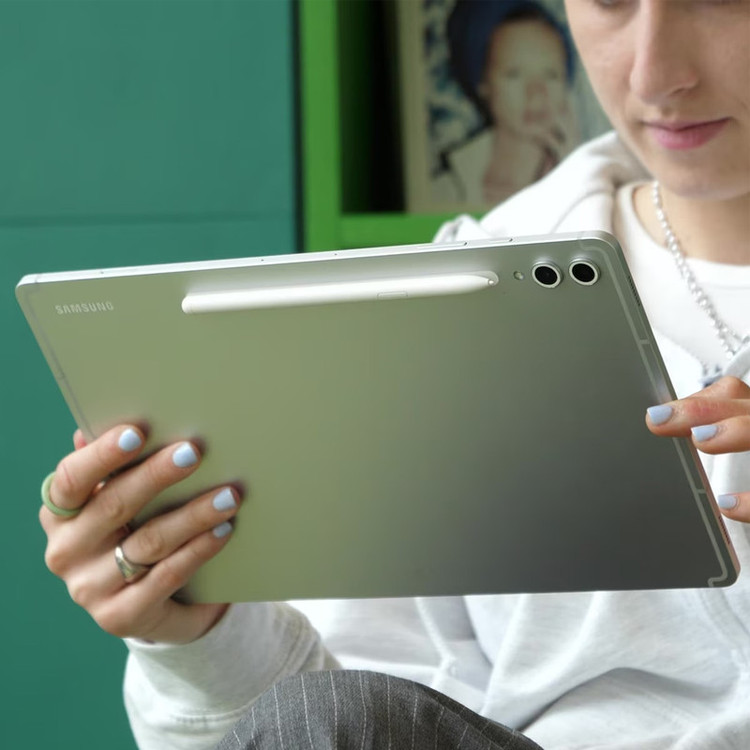 تبلت 12.4 اینچ سامسونگ مدل Galaxy Tab S10 Plus Wi-Fi ظرفیت 256 گیگابایت و رم 12 گیگابایت به همراه کیبورد