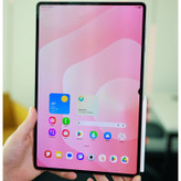 تبلت ۱۴.۶ اینچ سامسونگ مدل Galaxy Tab S11 Ultra ظرفیت 256 گیگابایت و رم 12 گیگابایت، قابلیت پشتیبانی از سیم کارت، رزولوشن دوربین ۱۳ مگاپیکسل، پشتیبانی از قلم و کیبورد