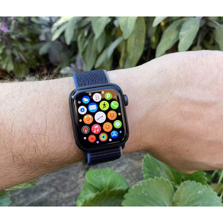 ساعت هوشمند اپل مدل SE Aluminum Case 40mm with Sport Loop Band