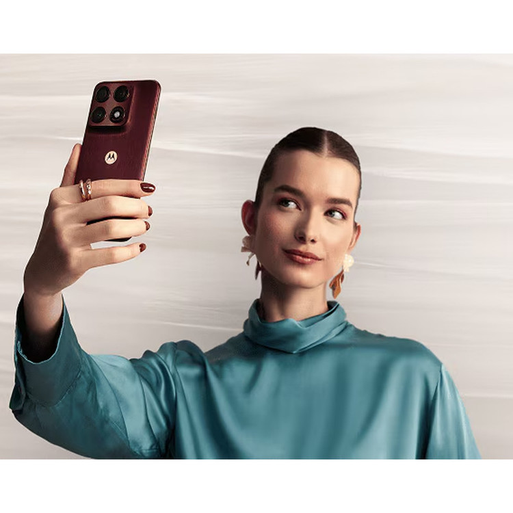گوشی موبایل موتورولا مدل Edge 70 Pro دو سیم کارت ظرفیت 256 گیگابایت و رم 8 گیگابایت